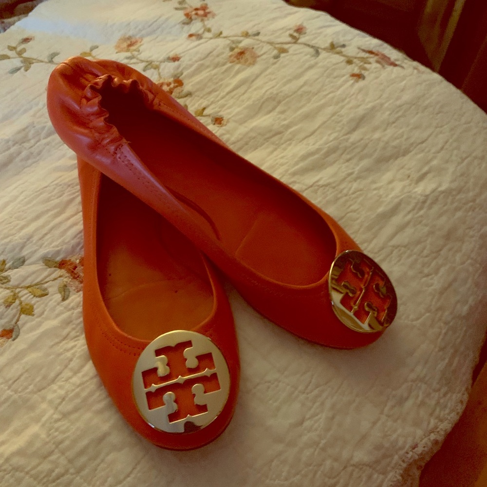 Tory Orange Flats